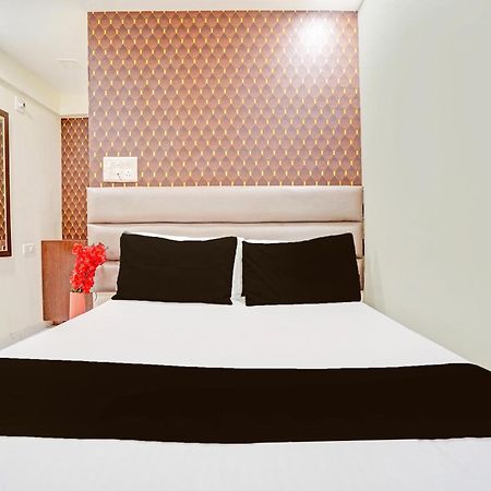 Hotel O S. G. Highway Formerly I Land Park アーメダバード エクステリア 写真