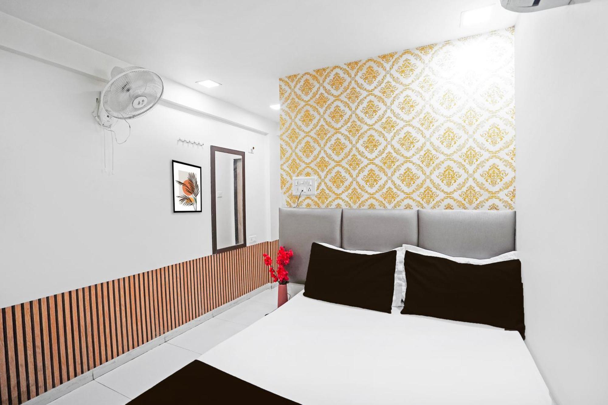Hotel O S. G. Highway Formerly I Land Park アーメダバード エクステリア 写真